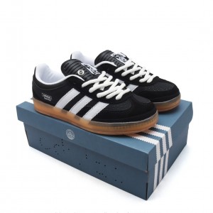 나쁜 토끼 x 아디다스 가젤 실내