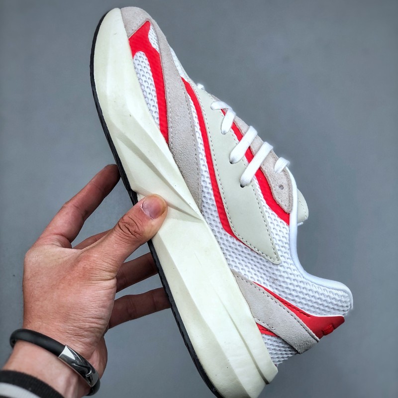 아디다스 E 광고 라이트블레이즈