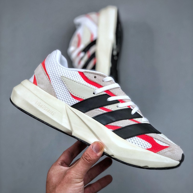 아디다스 E 광고 라이트블레이즈