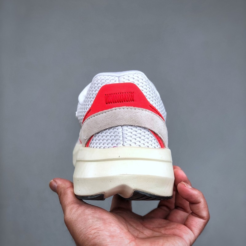 아디다스 E 광고 라이트블레이즈