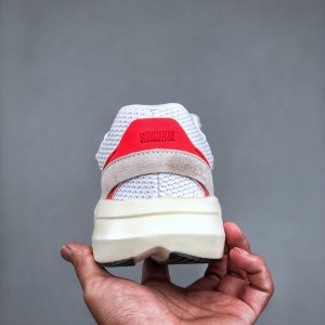 아디다스 E 광고 라이트블레이즈