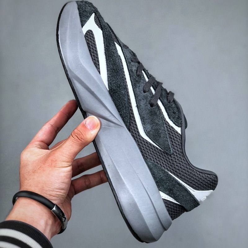 아디다스 E 광고 라이트블레이즈