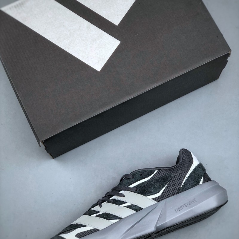 아디다스 E 광고 라이트블레이즈