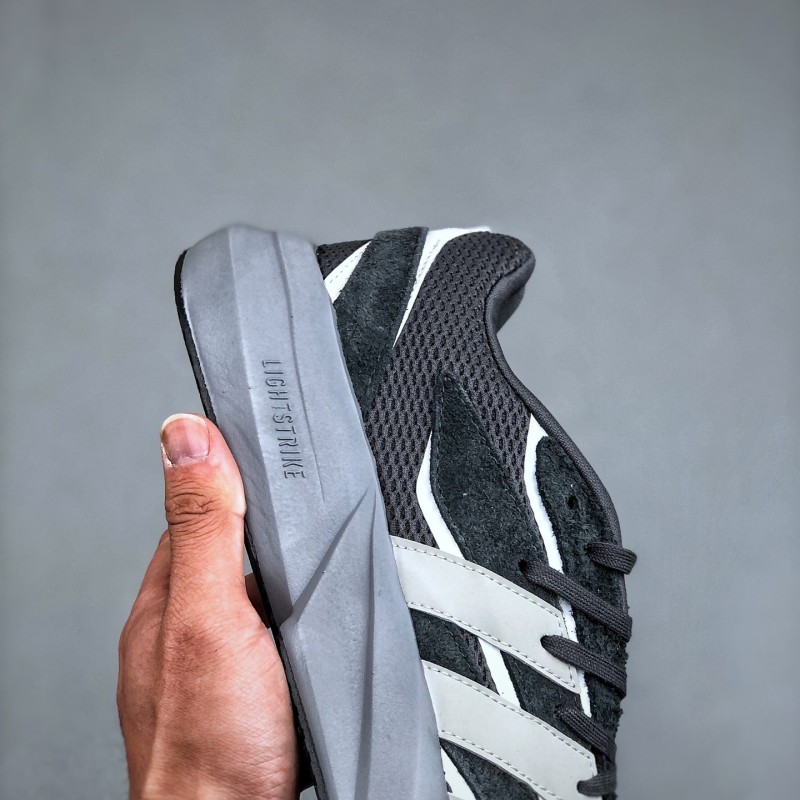 아디다스 E 광고 라이트블레이즈