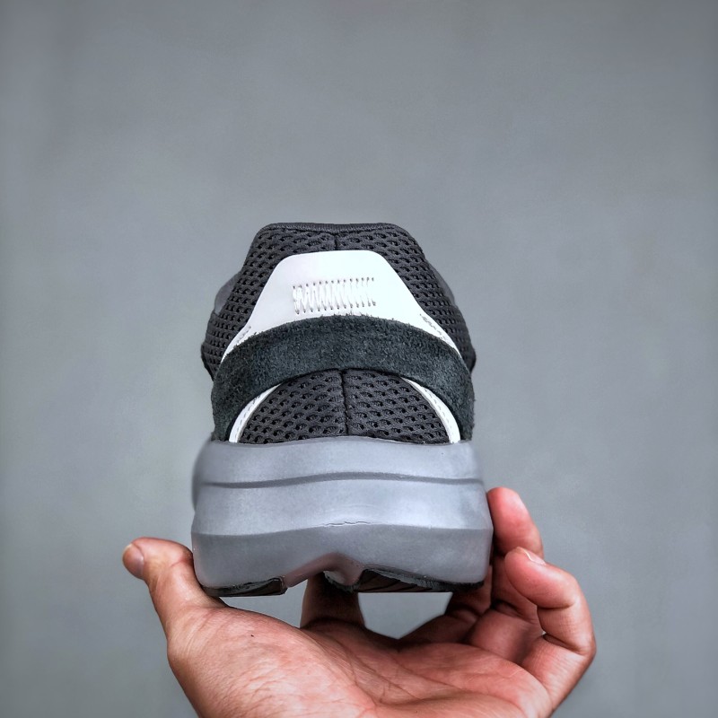 아디다스 E 광고 라이트블레이즈