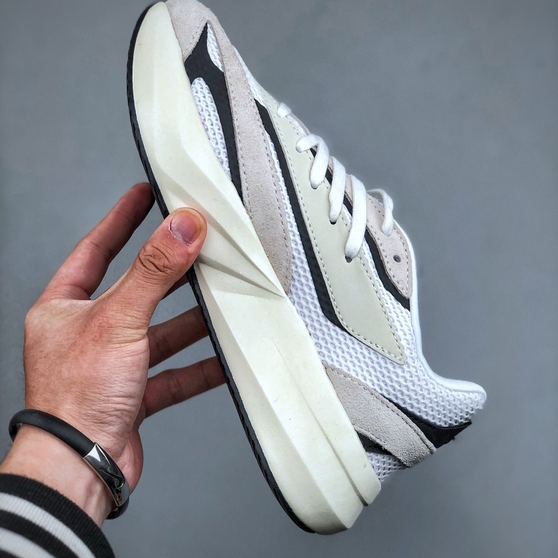 아디다스 E 광고 라이트블레이즈