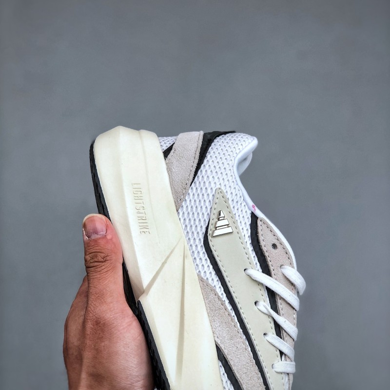 아디다스 E 광고 라이트블레이즈