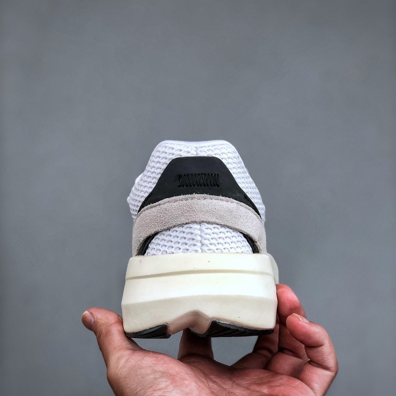 아디다스 E 광고 라이트블레이즈