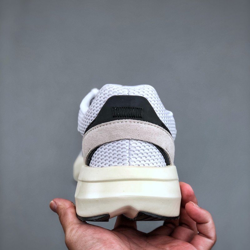 아디다스 E 광고 라이트블레이즈