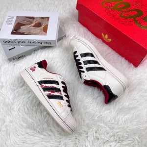 아디다스 가젤 볼드 그레이 식스