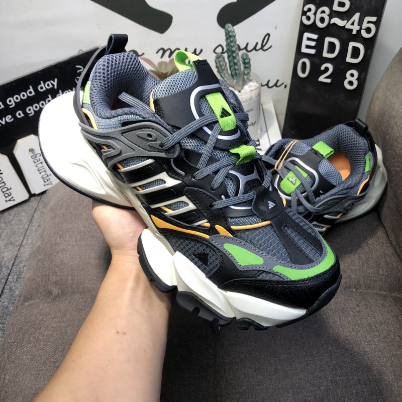 아디다스 남녀 공용 XLG 러너 디럭스 런닝화