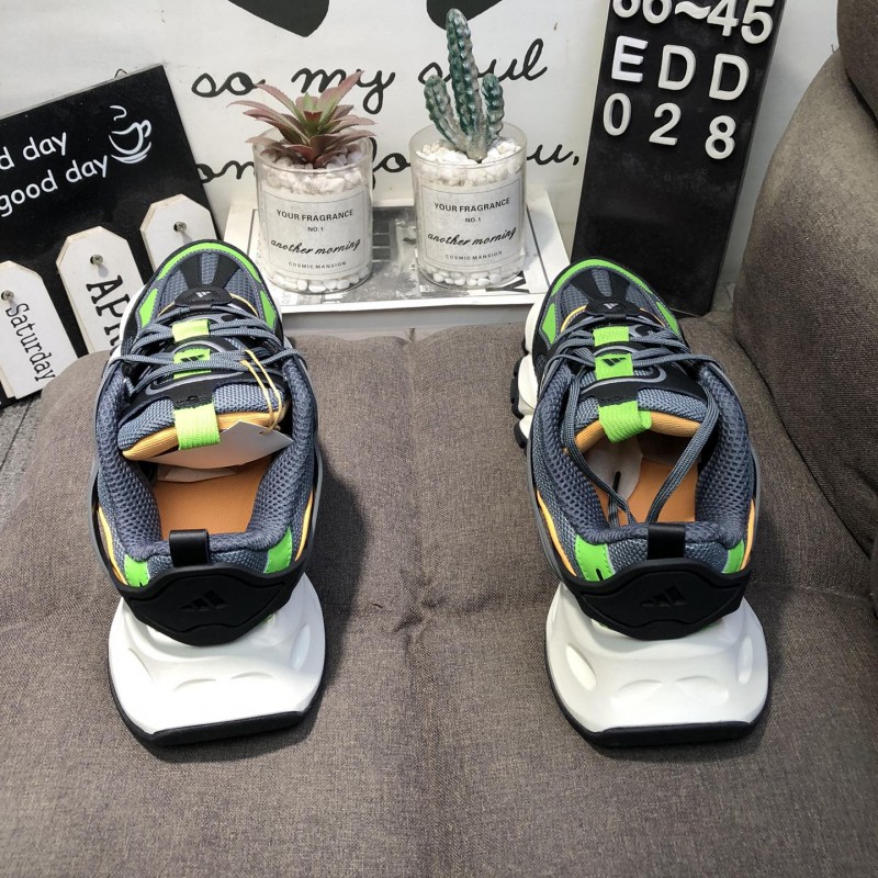 아디다스 남녀 공용 XLG 러너 디럭스 런닝화