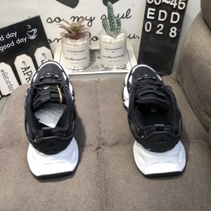 아디다스 남녀 공용 XLG 러너 디럭스 런닝화