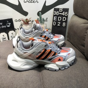 아디다스 남녀 공용 XLG 러너 디럭스 런닝화