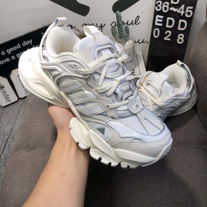 아디다스 남녀 공용 XLG 러너 디럭스 런닝화