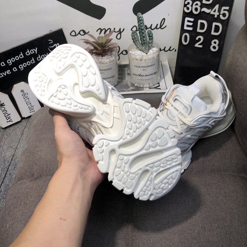 아디다스 남녀 공용 XLG 러너 디럭스 런닝화