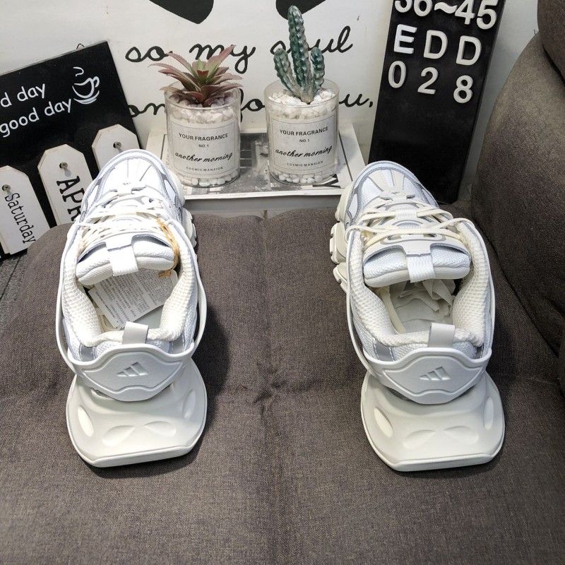 아디다스 남녀 공용 XLG 러너 디럭스 런닝화