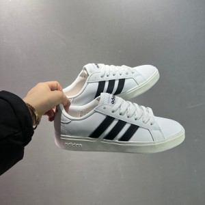 나쁜 토끼 x 아디다스 가젤 실내