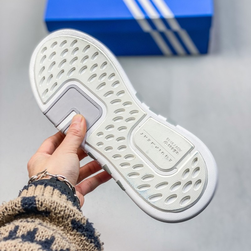 아디다스 EQT 바스크 어드밴스 V2