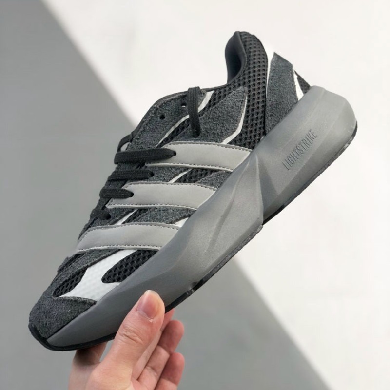 아디다스 라이트블레이즈 운동화