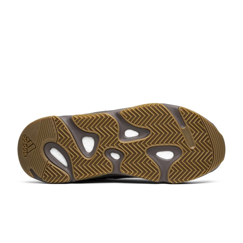 [아디다스]  아디다스 이지부스트 700  EE9614