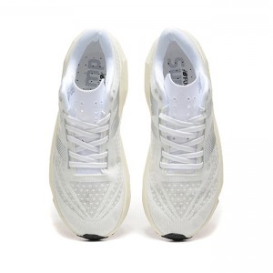 뉴발란스 연료전지 레벨 V4 운동화