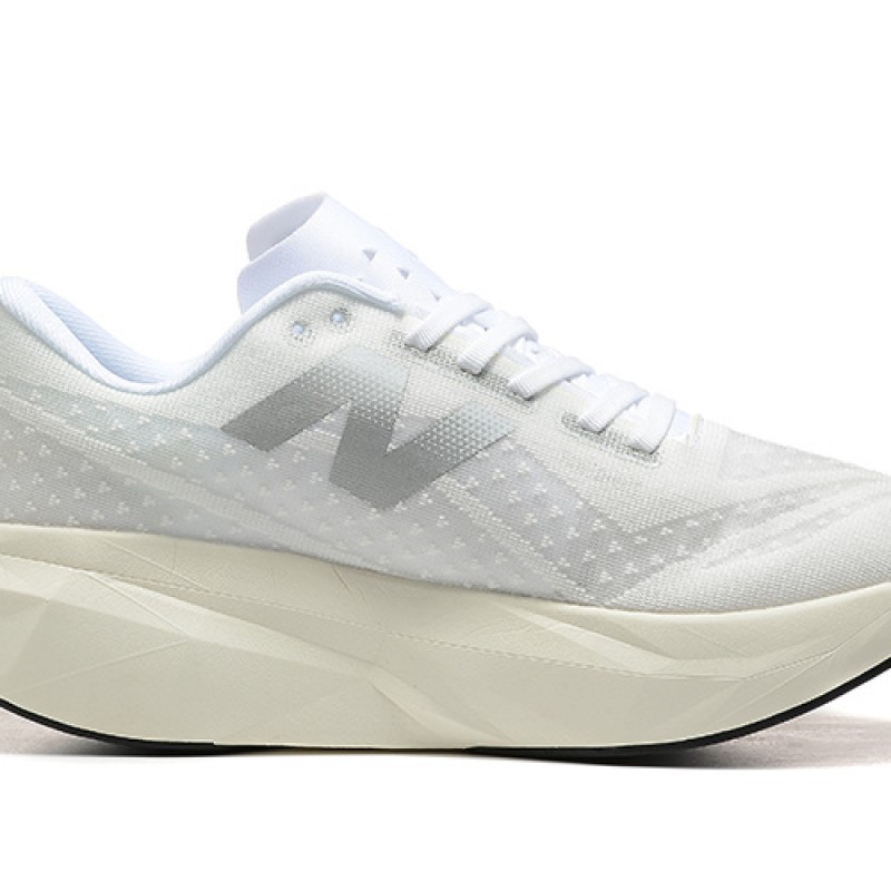 뉴발란스 연료전지 레벨 V4 운동화