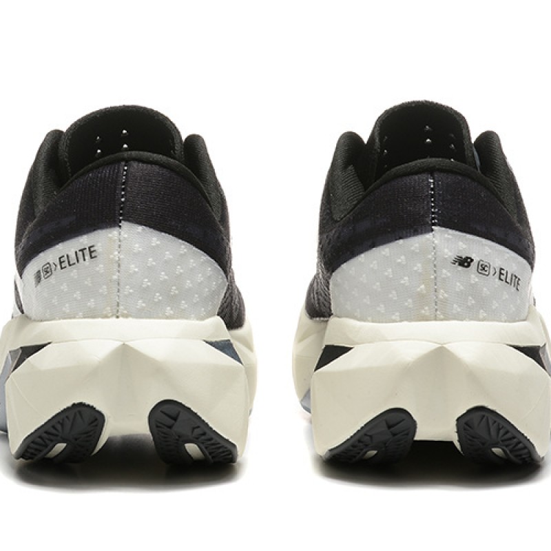 뉴발란스 연료전지 레벨 V4 운동화