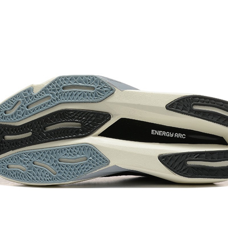 뉴발란스 연료전지 레벨 V4 운동화