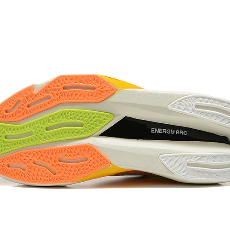 뉴발란스 연료전지 레벨 V4 운동화