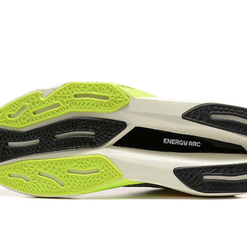 뉴발란스 연료전지 레벨 V4 운동화