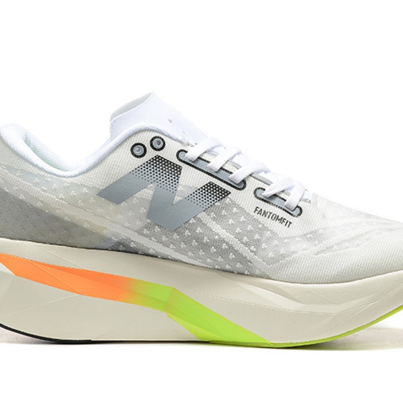 뉴발란스 연료전지 레벨 V4 운동화