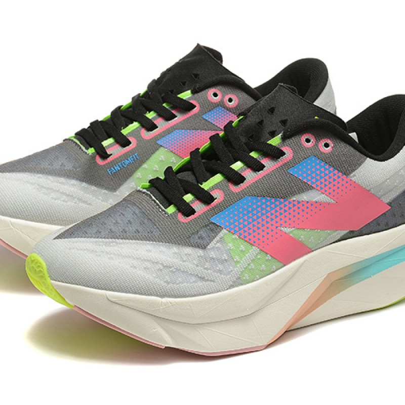 뉴발란스 연료전지 레벨 V4 운동화