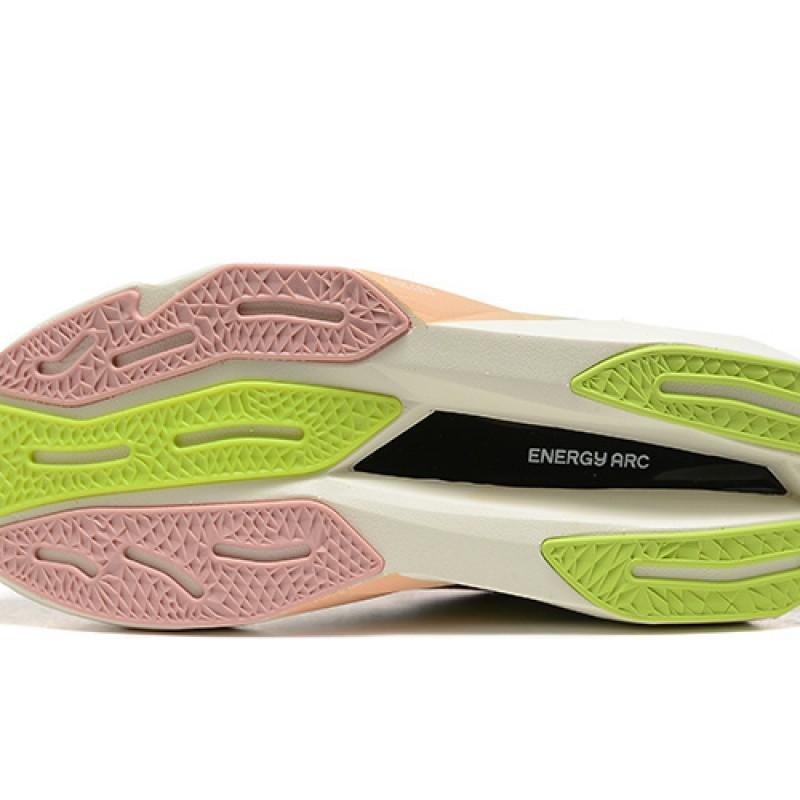 뉴발란스 연료전지 레벨 V4 운동화