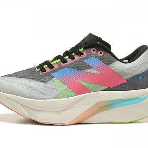 뉴발란스 연료전지 레벨 V4 운동화