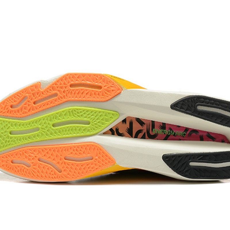 뉴발란스 연료전지 레벨 V4 운동화