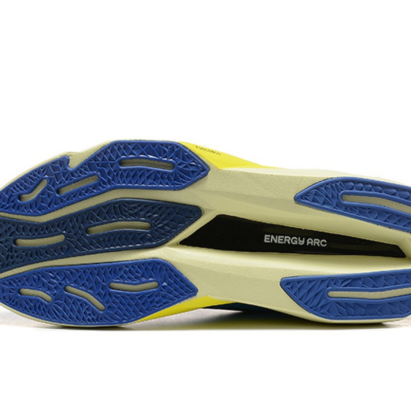 뉴발란스 연료전지 레벨 V4 운동화