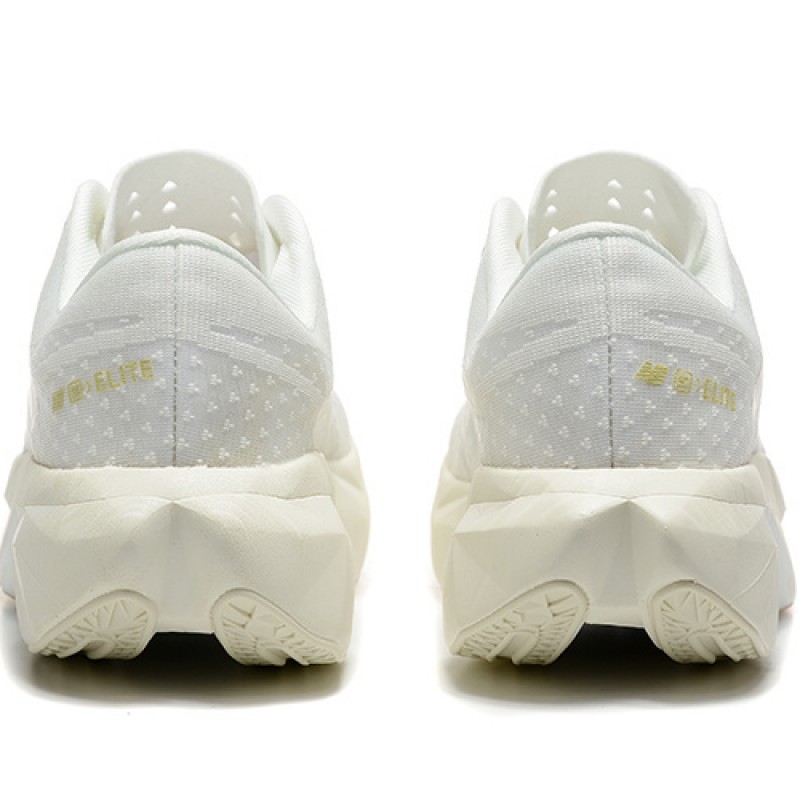 뉴발란스 연료전지 레벨 V4 운동화