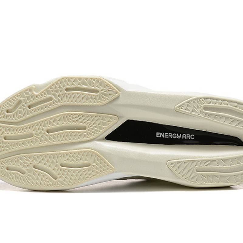 뉴발란스 연료전지 레벨 V4 운동화