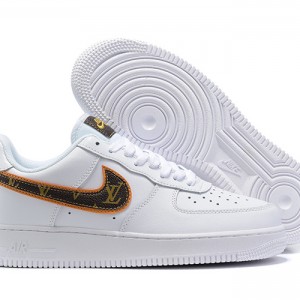 나이키 에어포스 1 07 운동화