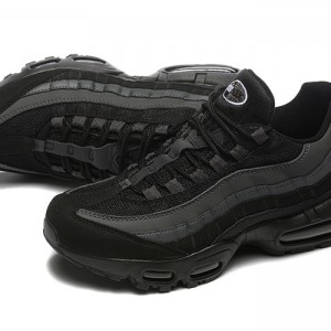 나이키 에어맥스 95 에센셜