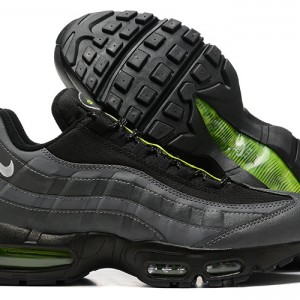 나이키 에어맥스 95 에센셜 DZ4496-001