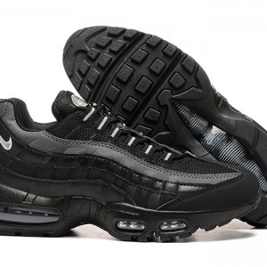 나이키 에어맥스 95 에센셜 FD4290-003