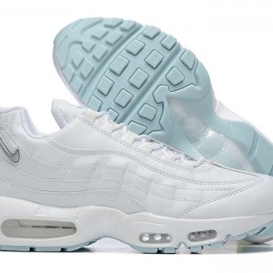 나이키 에어맥스 95 에센셜 FN7273-100