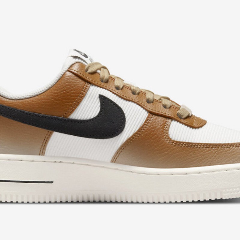 나이키 에어포스 1 '07 프리미엄 카라비너 레드