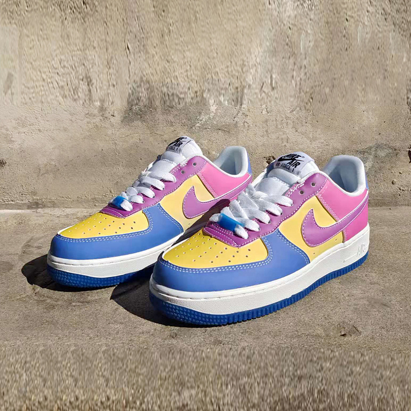 나이키 에어포스 1 '07 프리미엄 카라비너 레드