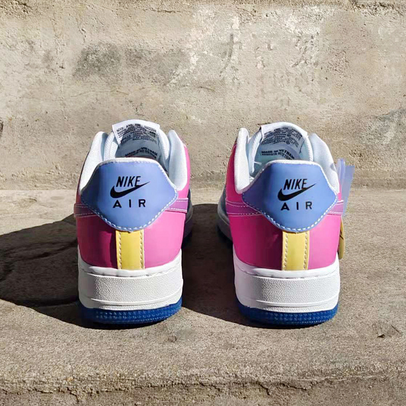 나이키 에어포스 1 '07 프리미엄 카라비너 레드