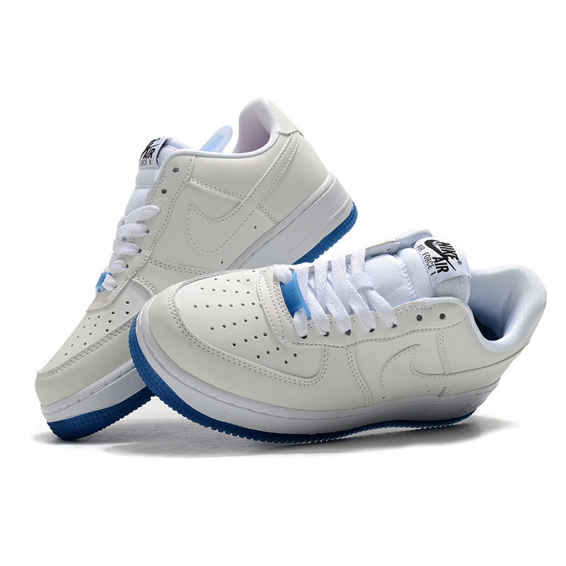 나이키 에어포스 1 '07 프리미엄 카라비너 레드