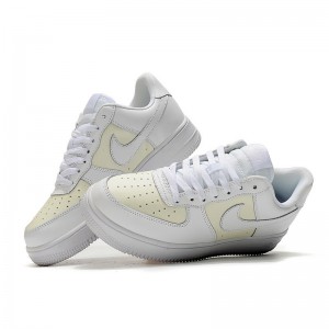 나이키 에어포스 1 '07 프리미엄 카라비너 레드