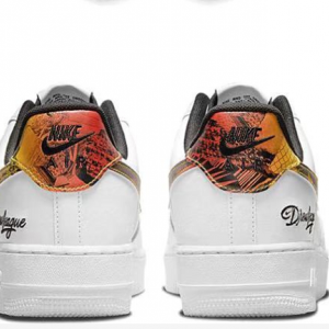 나이키 에어포스 1 '07 프리미엄 카라비너 레드 DM7578-100